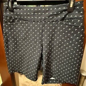 Tail Women's Black and White Patterned Golf Shorts